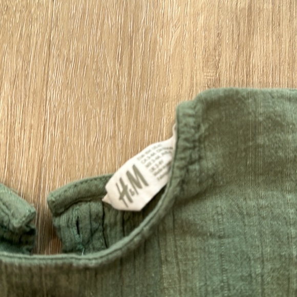 H&M Girls Sage Green L/S Dress - Picture 3 of 3